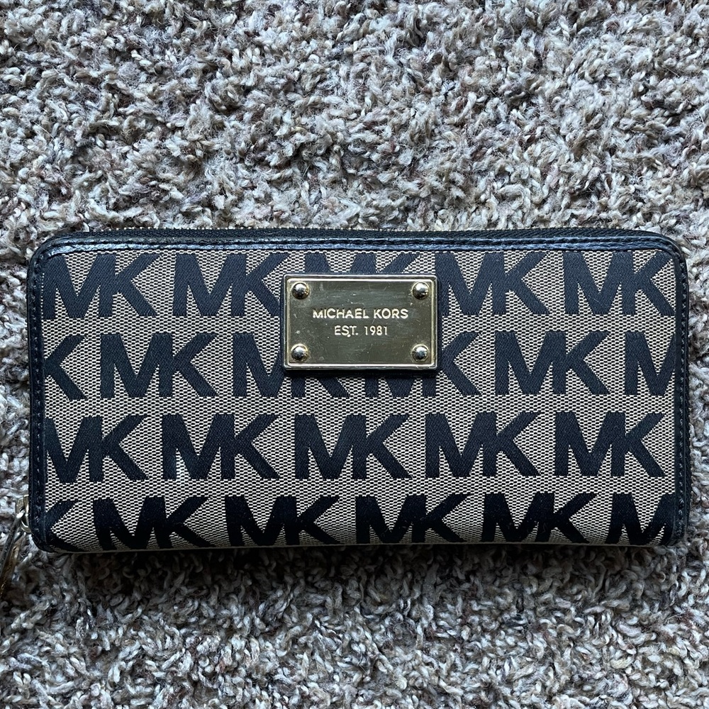 Michael Kors Long Wallet